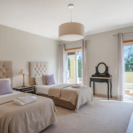 Amarela - Luxurious 5 Bedroom In Hotel Lagos
