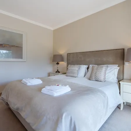 Amarela - Luxurious 5 Bedroom In Лагуш