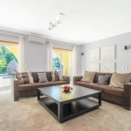 Hotel Amarela - Luxurious 5 Bedroom In
