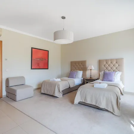 Hotel Amarela - Luxurious 5 Bedroom In Lagos