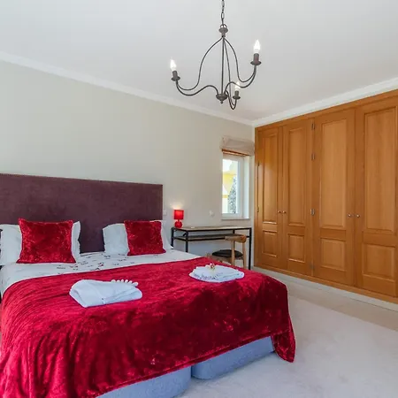 Amarela - Luxurious 5 Bedroom In 4*