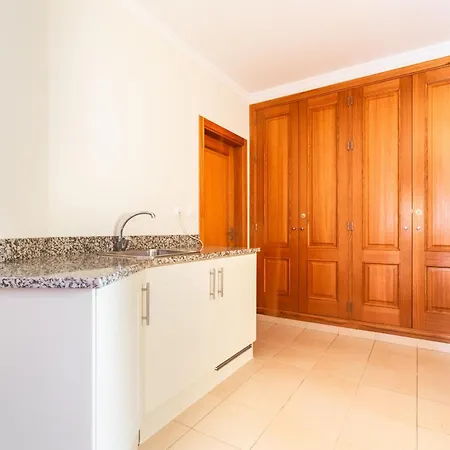 Amarela - Luxurious 5 Bedroom In 4*