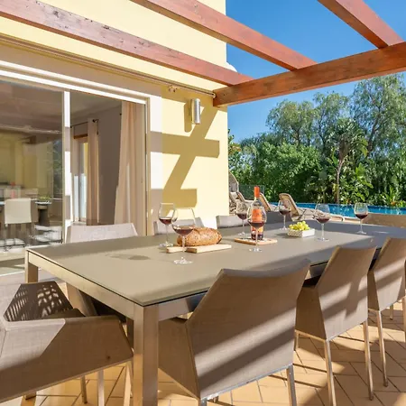Amarela - Luxurious 5 Bedroom In 4* Лагуш