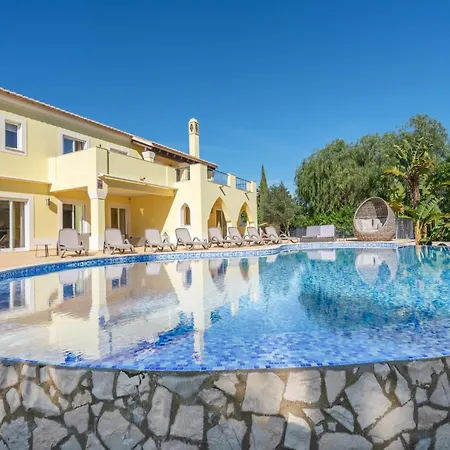 Amarela - Luxurious 5 Bedroom In Hotel 4*